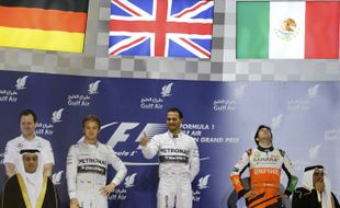 GP BAHRAIN 2014 : Duel Sengit Dua Pembalab Mercedes Dimenangkan Hamilton