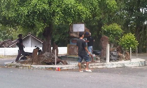 Tradisi Rasulan Dinginkan Suhu Politik di Bantul