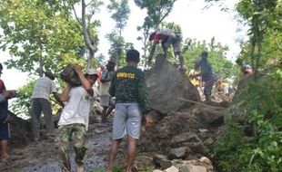 LONGSOR WONOGIRI : Pagi Tadi, Desa Sendang Longsor, Ratusan Keluarga Terisolasi