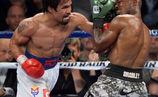 TINJU DUNIA : Manny Pacquiao Rebut Kembali Gelar Kelas Walter dari Bradley