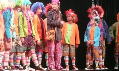 FOTO TEATER ANAK : Tontonan Nol