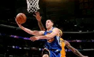 KOMPETISI NBA 2014 : Kalahkan Lakers, Warriors Amankan Tiket Playoff