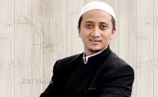 Ustaz Yusuf Mansur Siap Bimbing Egi John di Pesantrennya