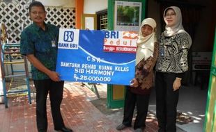 CSR BRI : BRI Sudirman Solo Renovasi SLB Harmony