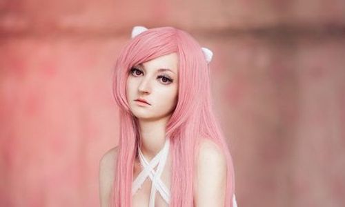 Tiru Anime Jepang, Cosplay Ini Nyaris Tanpa Busana!