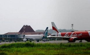 FOTO BANDARA ADI SOEMARMO : Air Asia dan Silk Air Layani Solo