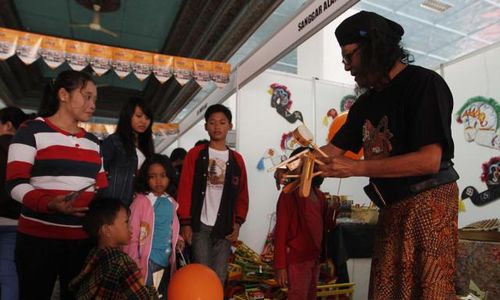 FOTO JAVA EXPO 2014 : Mainan Tradisional Turut Ditawarkan