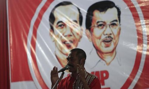 FOTO JOKOWI CAPRES : PDI Solo Deklarasikan Dukungan