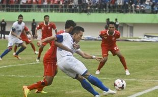 FOTO PERSIS SOLO VS PSIS SEMARANG : Perjuangan PSIS Tak Buahkan Hasil