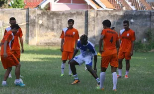 FOTO PERSIS SOLO VS PSIS SEMARANG : Persiapan Bertandang ke Kota Semarang