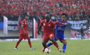 FOTO PERSIS VS PERSIKU : Persis Solo Menang 3-1