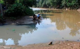 PENCEMARAN LINGKUNGAN : Pengolahan Limbah Buruk, Perusahaan dan RS Disemprit