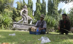 Patung Naga Bima Terminal Tirtonadi Solo Bakal Dibongkar, Setuju?