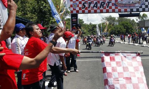 FOTO KEJURNAS MOTOPRIX : Menpora Buka Adu Balap