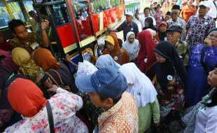 FOTO HARI MANULA 2014 : Warga Lansia Piknik Naik Werkudara