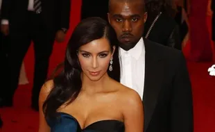 Duh, Kim Kardashian Izinkan Anaknya Foto Tanpa Busana