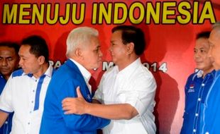 PRABOWO VS JOKOWI : Hatta Enggan Komentari Ajakan Alissa Wahid Copot Spanduk Prabowo-Hatta