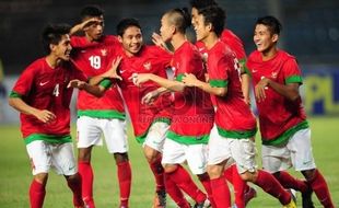 TIMNAS U-19 : Garuda Jaya Latihan Malam Jelang Turnamen di Spanyol