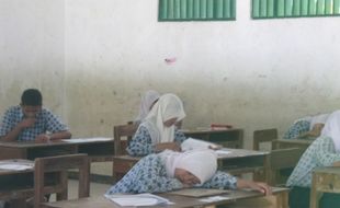 UN SMP 2015 : Enam Sekolah di Sleman Terpaksa Digabung 