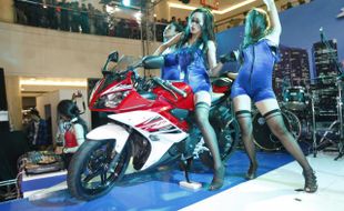 SEPEDA MOTOR BARU : Yamaha YZF R15 Ditarget Laku 700/Bulan, Pekan III Baru Tiba