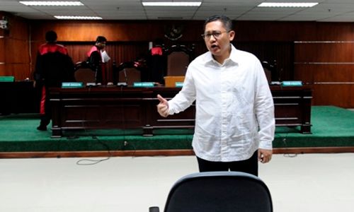 KASUS ANAS : Anas Urbaningrum Bacakan Pledoi, Ormas PPI Serbu Pengadilan Tipikor