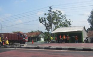 JALAN RUSAK BOYOLALI : Jalan Embarkasi Haji Rusak Parah Picu Kecelakaan