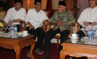 PILPRES 2014 : Kunjungi Sultan Kutai, Jokowi Bicara Nasib Keraton