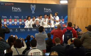 FINAL LIGA CHAMPIONS : Video Heboh, Pemain Madrid Recoki Jumpa Pers Ancelloti