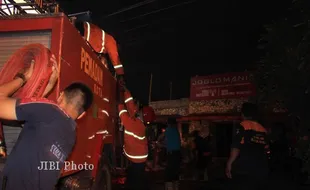 Kabel Listrik Putus, Restoran Joglo Manis Terbakar  