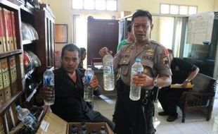 MIRAS KLATEN : Sehari, Polisi Sita Puluhan Liter Ciu