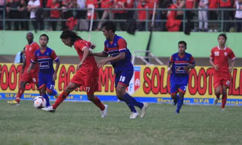 PERSIS SOLO 3-1 PERSIKU KUDUS : Persis Solo Tutup Laga Putaran Pertama dengan Kemenangan