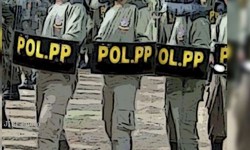 Satpol PP Ponorogo Copoti Seratusan Reklame Liar