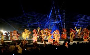 VASTENBURG CARNIVAL 2014 : Ada Sihir Karnaval Malam di Benteng Vastenburg