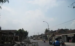 Asyik, Jalan Imogiri Diperlebar