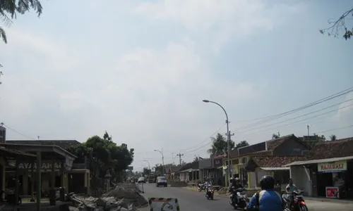 Asyik, Jalan Imogiri Diperlebar