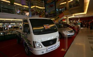 MOST AUTO SHOW : 10 Diler Jor-Joran Isi Bursa Mobil Solo Raya