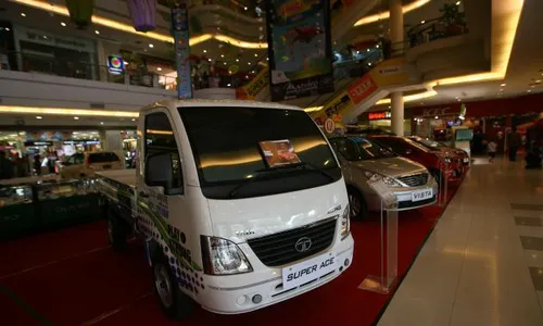 MOST AUTO SHOW : 10 Diler Jor-Joran Isi Bursa Mobil Solo Raya