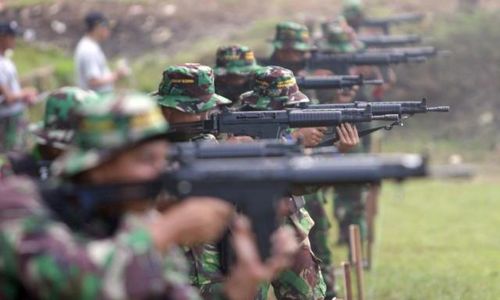 FOTO AKSI TNI : Lomba Menembak Meriahkan HUT Kodam