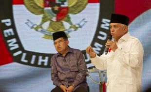 BERITA TERPOPULER : Isu Rutriningsih Merapat ke Prabowo-Hatta hingga Survei Capres 2014