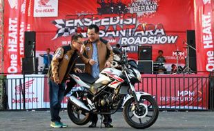 FOTO EKSPEDISI NUSANTARA ROADSHOW : Ekspedisi 8.233 Km Lintasi 3 Pulau