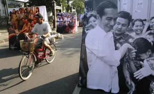 FOTO JOKOWI CAPRES : Foto Jokowi Dipamerkan di Ngarsopuro