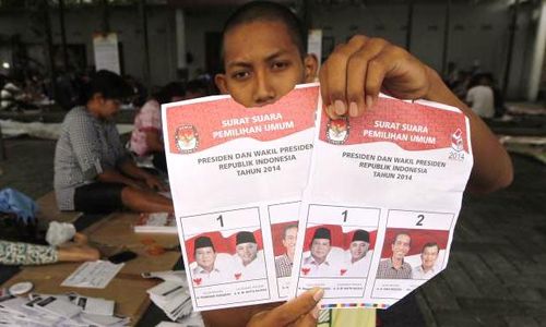 HASIL PILPRES 2014 : Anggota KPPS di Sukoharjo Diduga Rusak Surat Suara