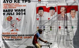 FOTO PILPRES 2014 : Spanduk Sosialisasi Pilpres Direntang