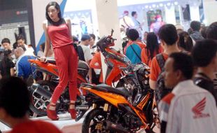 FOTO SEPEDA MOTOR TERBARU : Honda Pamerka Koleksi di PRJ