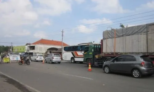 JALAN RAYA : Banyuwangi Perbaiki Jalan Raya Sepanjang Ratusan Kilometer