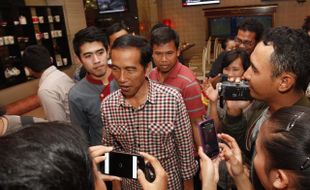 KAMPANYE PILPRES 2014 : Jokowi: Wajah Ndeso Tapi Otak Internasional