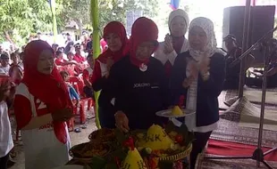 MASA TENANG PILPRES 2014 : Malam Ini, Ibunda Jokowi Undang 50 Anak Yatim