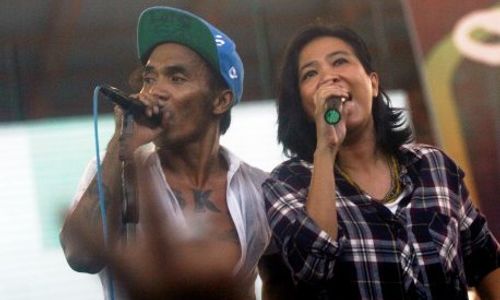 KAMPANYE PILPRES 2014  : Inilah Ratusan Artis yang Meriahkan Konser “Salam Dua Jari”