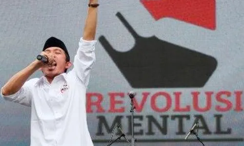 PRABOWO VS JOKOWI : Revolusi Mental Dituding Identik Komunis, Ini Kata Jokowi