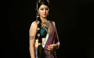 MAHABHARATA ANTV : Ini Dia Si Cantik Shafaq Naaz Pemeran Kunti di Mahabharata